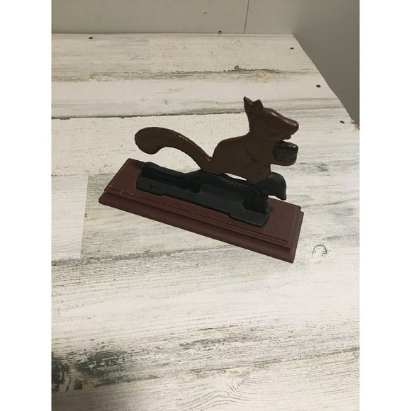 Wood & cast iron squirrel nut cracker vintage - Picture 2 of 5